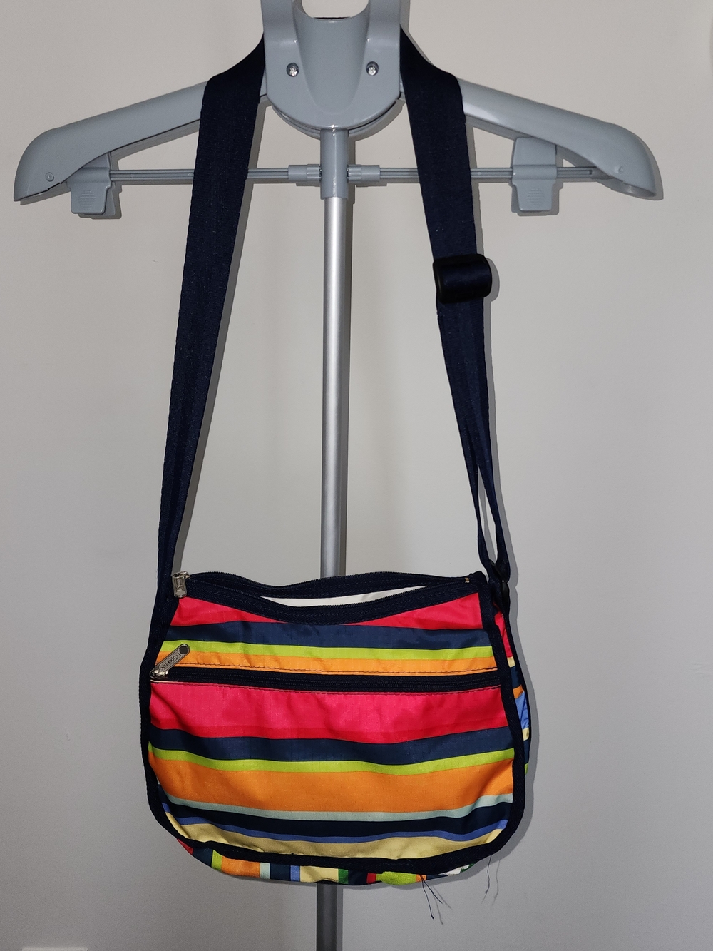 LeSportsac Rainbow Multicolor Stripes Crossbody Bag Handbag Purse w/ Pouch Vtg